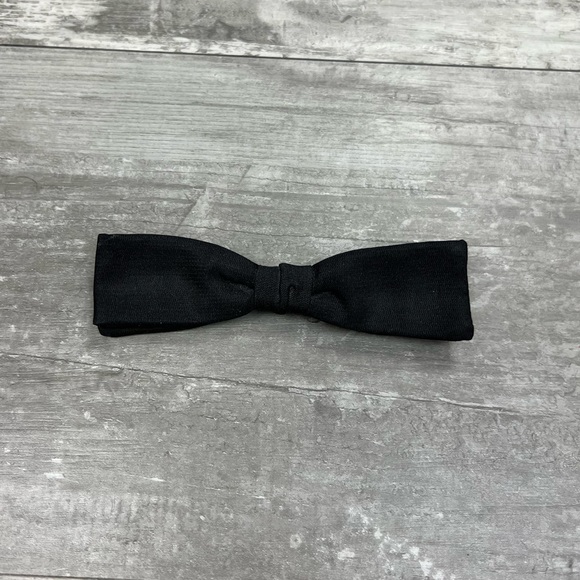 Vintage 1960’s Solid Black Clip On Bowtie - Picture 1 of 4